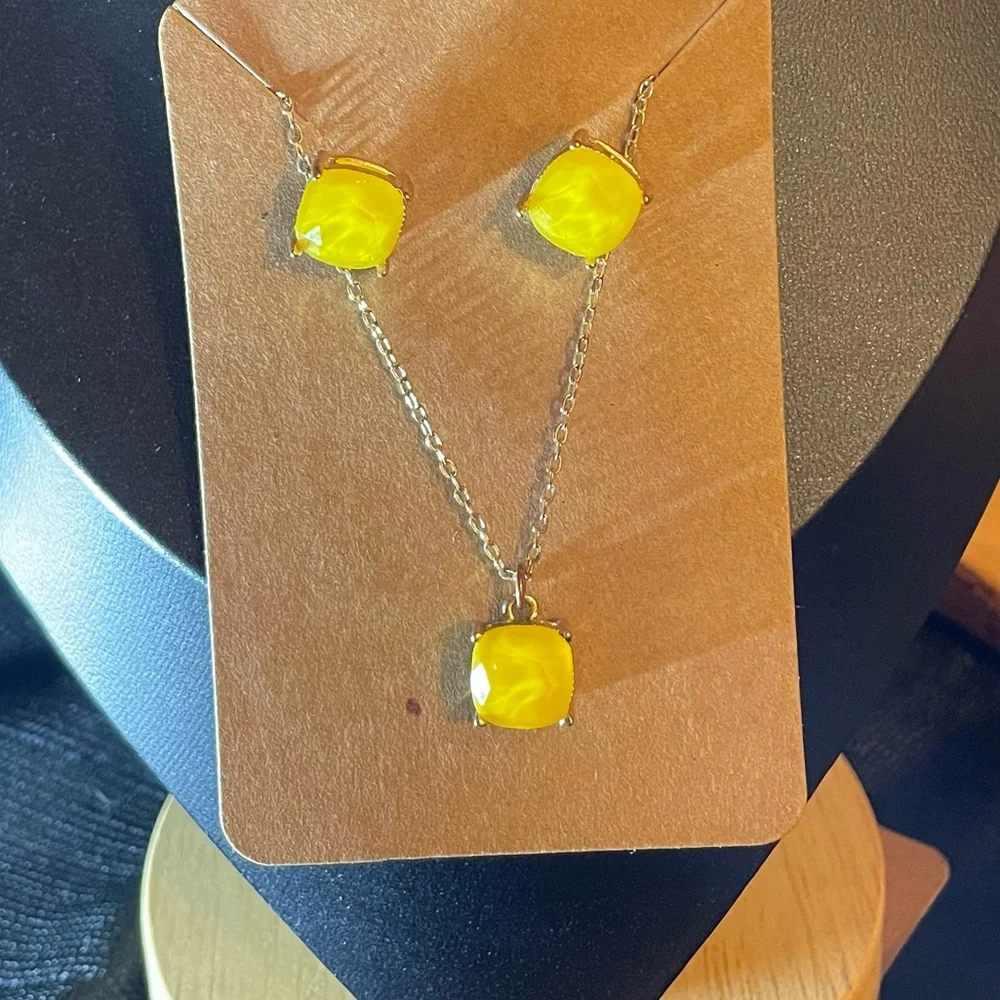 Elegant Yellow Gem Necklace and Earrings